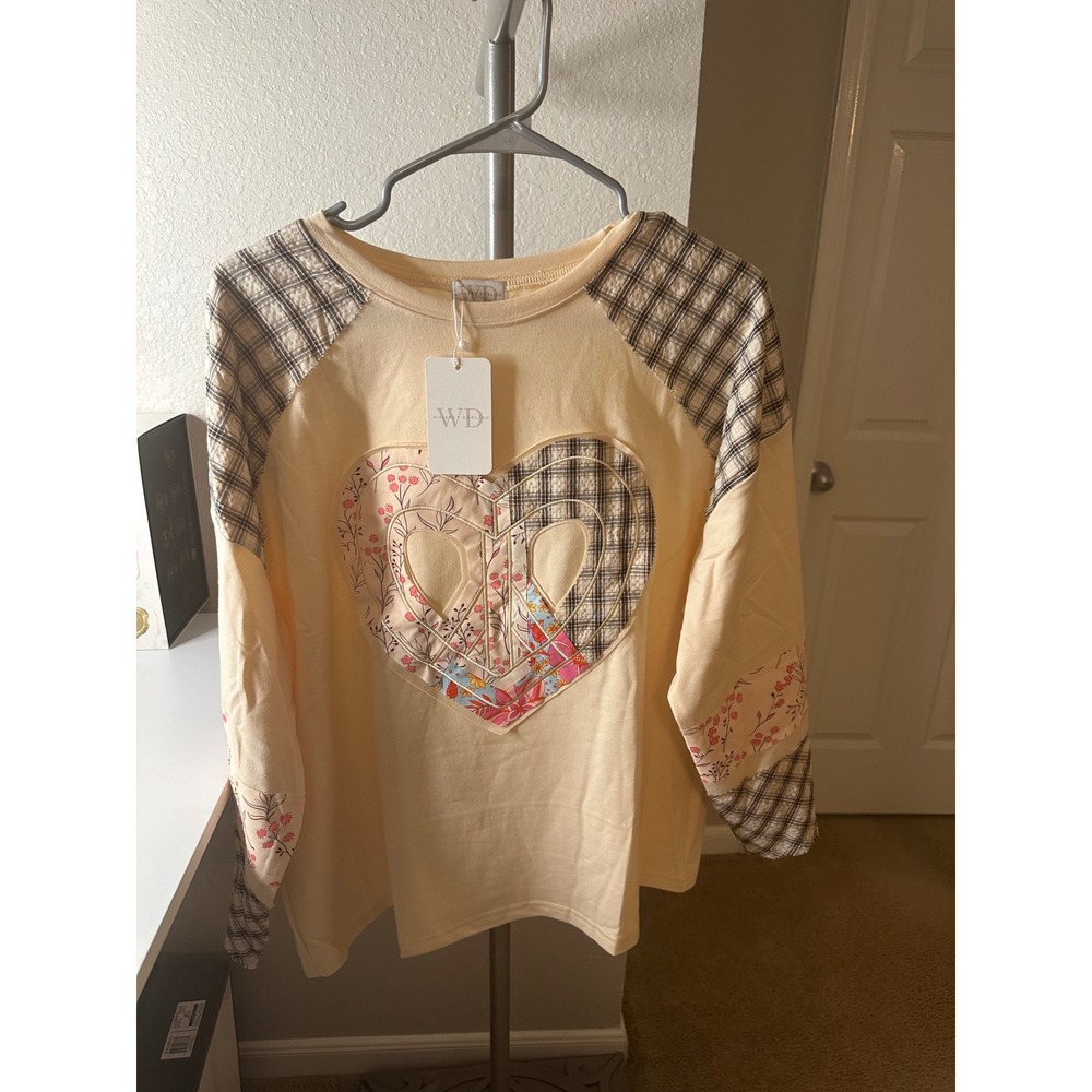 Whiskey Darling Heart Peace Sweatshirt Womens Medium Cream NWT Patchwork Plaid